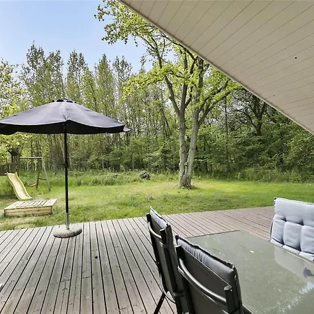 1431-aakirkeby-strandvangen-13-b בית נופש